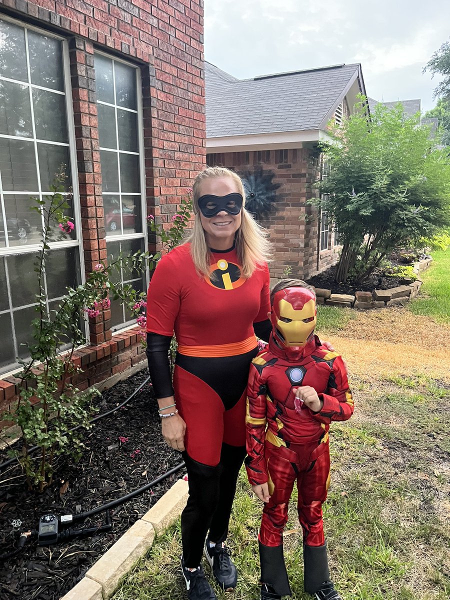 Super Hero Day @lisdbekind @LewisvilleHS @ParkwayES @lewisvillestuco