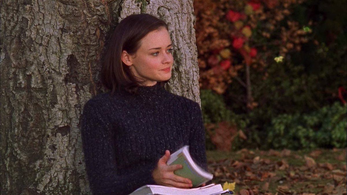 asppu_ao's tweet photo. 秋になると観たくなる " Gilmore girls " を流しながら まったり 📚🍂 https://t.co/vxS3iaizZc