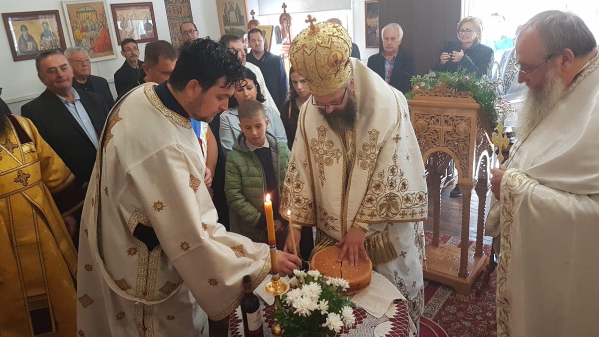 Храмовна слава Мисионарске парохије Сабор Српских Светитеља на Централној обали.

Светом архијерејском Литургијом началствовао Епископ аустралијско-новозеландски Г. Силуан уз саслужење свештенства и свештеномонаштва Архијерејског намесништва сиднејског

☧ soc.org.au/sr/vesti-sr/18…