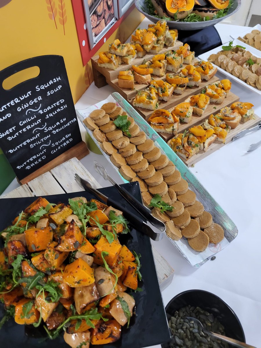 HHStChris's tweet photo. First ever tweet - Butternut squash bonanza https://t.co/Jgwt5UthbH