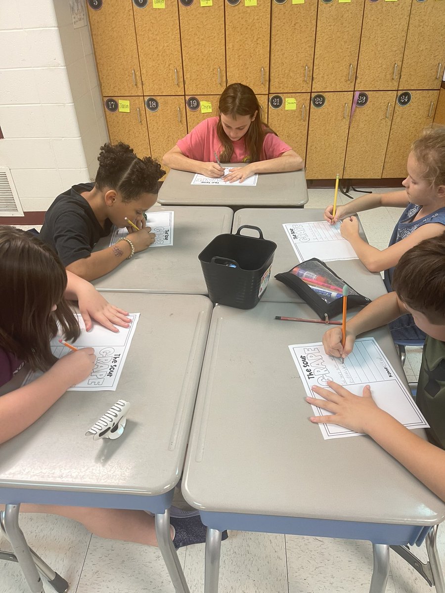 Amber_Waites's tweet photo. Third graders learning about author’s purpose and theme in The Sour Grape🍇 @TCBOE @MunfordElem https://t.co/Z0tb9pWEK2