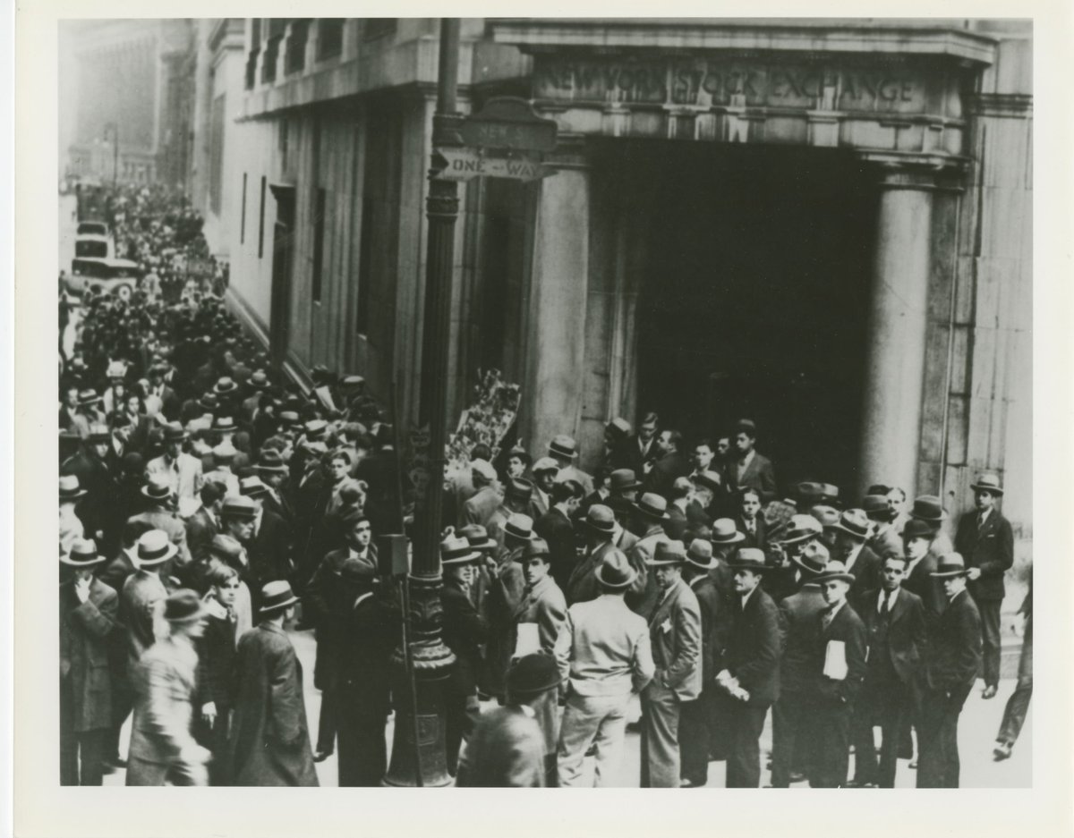 Auctions are at the heart of all functioning markets, even when it's not obvious. 

The first version of "Wall St" in the 1800s was a bunch of people meeting every Thursday at someone's office to run an auction to buy and sell shares. 

Let's dive in👇