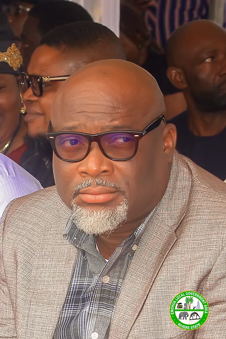 micah_egele's tweet photo. #100DaysOfSim

Emohua LGA chairman, Hon @ChidiLloyd1, DSSRS on Tuesday joined other leaders of Rivers State to witness the commissioning of  Government Comprehensive Secondary School, Borikiri, Port Harcourt, reconstructed and remodeled by Rivers State Government. https://t.co/0ZJDfSOD1h