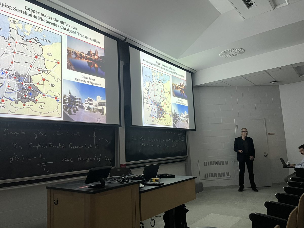 MooresResearch's tweet photo. Cool to host Oliver Reiser from @uni_regensburg for pour inaugural @McGillChemistry #ChemSoc of the year sponsored by @CCVC_CGCC discussing cool photo chemistries 💡🧪 https://t.co/sYdK80txye