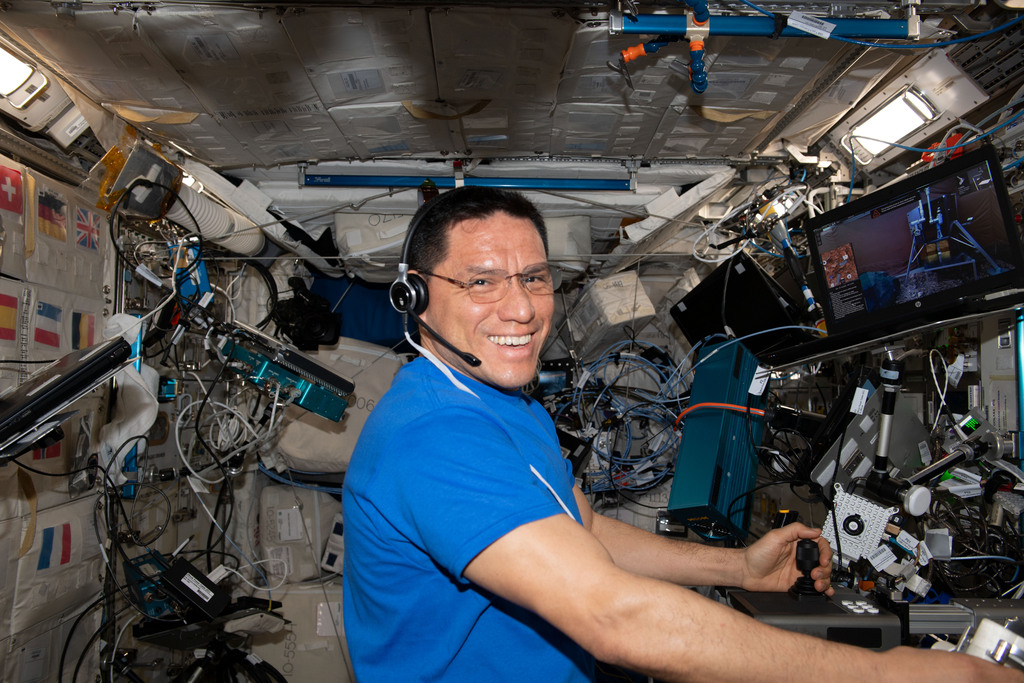 exceptionalvids's tweet photo. Frank Rubio Breaks NASA’s Single Spaceflight Record via NASA https://t.co/IdOD5FvHyO https://t.co/d5K7t5HYeh