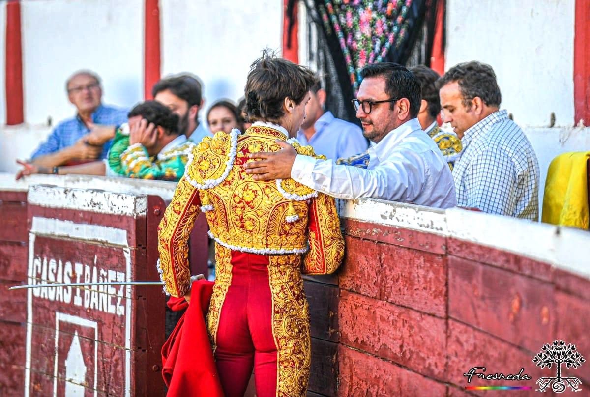3 Corridas  de toros en su primera comparecencia en España  en 12 dias para el Coahuilense  <a href="/GilioArturo/">Arturo Gilio</a> 🇲🇽
Resumen: 03 salidas a hombros, y se ha dejado un gran ambiente entre los profesionales del Toreo de este país ibérico, se plasmó  de que esta hecho este pedazo de torero!!