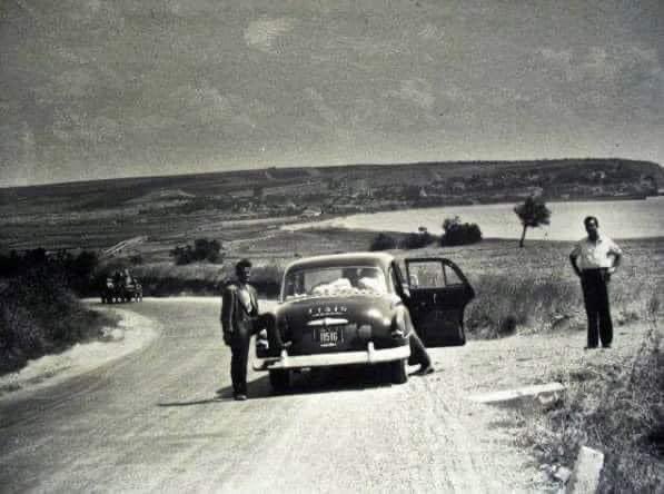 📌 Büyükçekmece'ye Beylikdüzü  rampası, Tüyap'tan
iniş. 📅 1950'li yıllar.