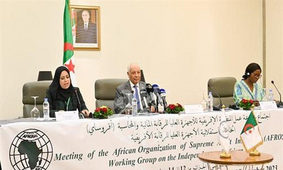 APS_Algerie's tweet photo. L' #Algérie  préside la réunion du groupe de travail d' #AFROSAI
🔗https://t.co/puH7jWwnYo https://t.co/LT8dyx1mOa