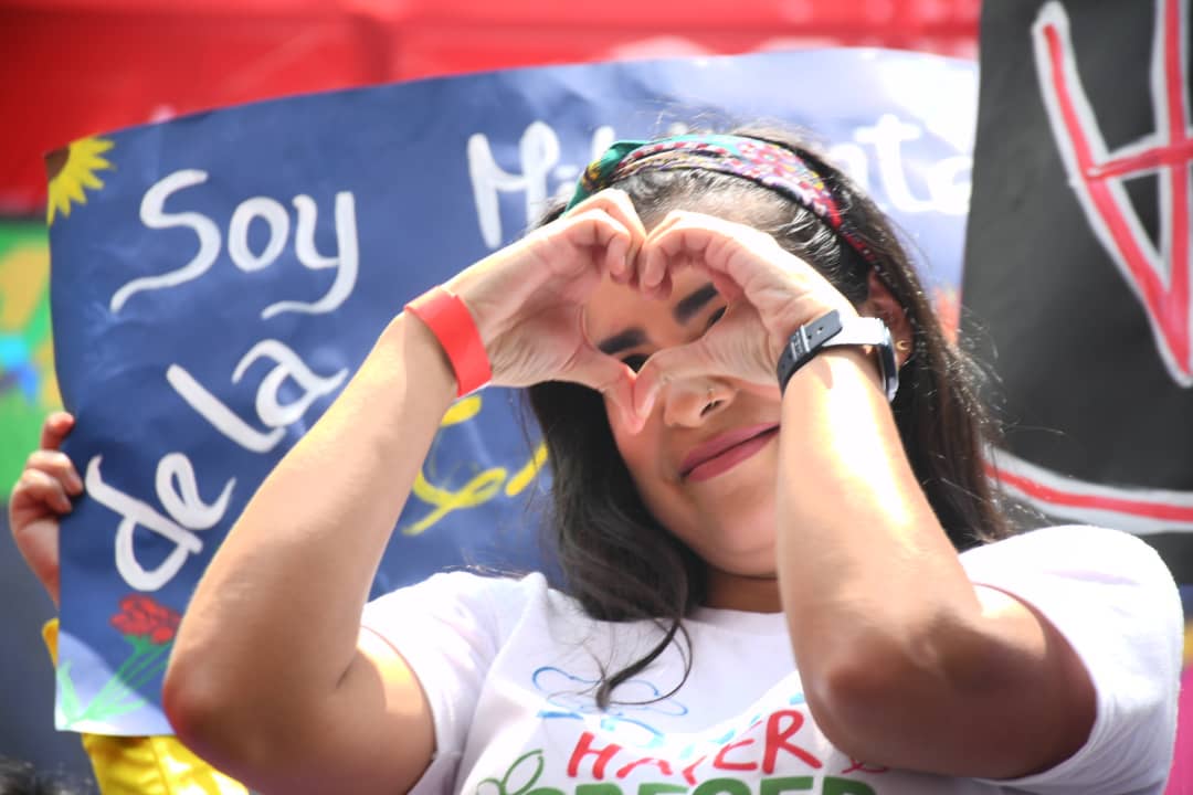 PartidoPSUV's tweet photo. ¡Juventud movilizada por toda la avenida Sucre! 

Así se ve la marcha de la Juventud del PSUV a 15 años de su fundación. 

@NicolasMaduro 
@dcabellor 
#15AñosJPSUV https://t.co/l8QAFgYiI6