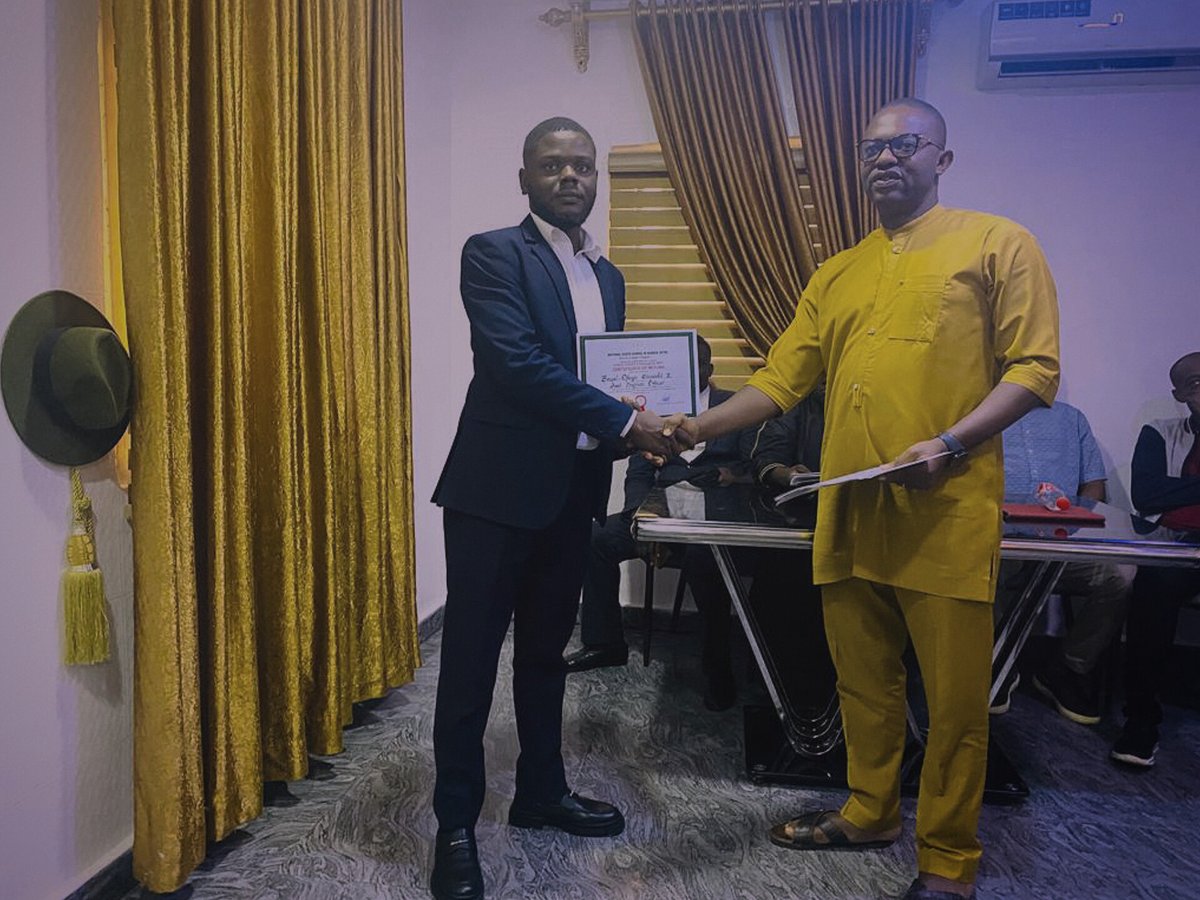 MrEbison's tweet photo. It's a point of call to serve at the level of National Youth Council of Nigeria (NYCN), Bayelsa Chapter. I have received my certificate of return in the capacity of Asst. Program Officer. https://t.co/h2CfvMpcl6