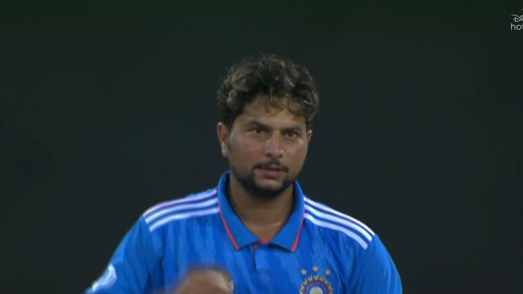 CricCrazyJohns's tweet photo. Kuldeep magic....!!!!

3rd wicket for Kuldeep and Sri Lanka 9 down. What a bowler. https://t.co/HHNNxvhNos
