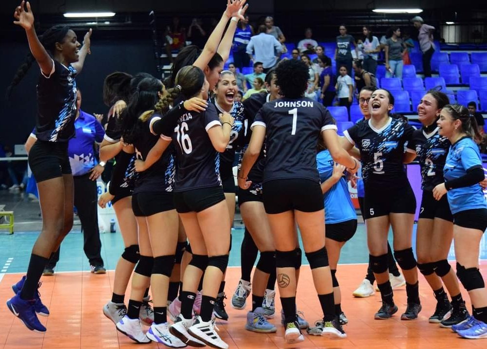 Hoy a las 4:00 pm la Selección de Voleibol Femenina de Honduras  se mide ante  Costa Rica para definir quien se lleva la medalla de oro  de la XXII Copa Centroamérica.  🔥🔥

¡Hace 32 años no se gana el oro en esta categoría !  

Apoyemos a nuestras chicas 🏐🇭🇳