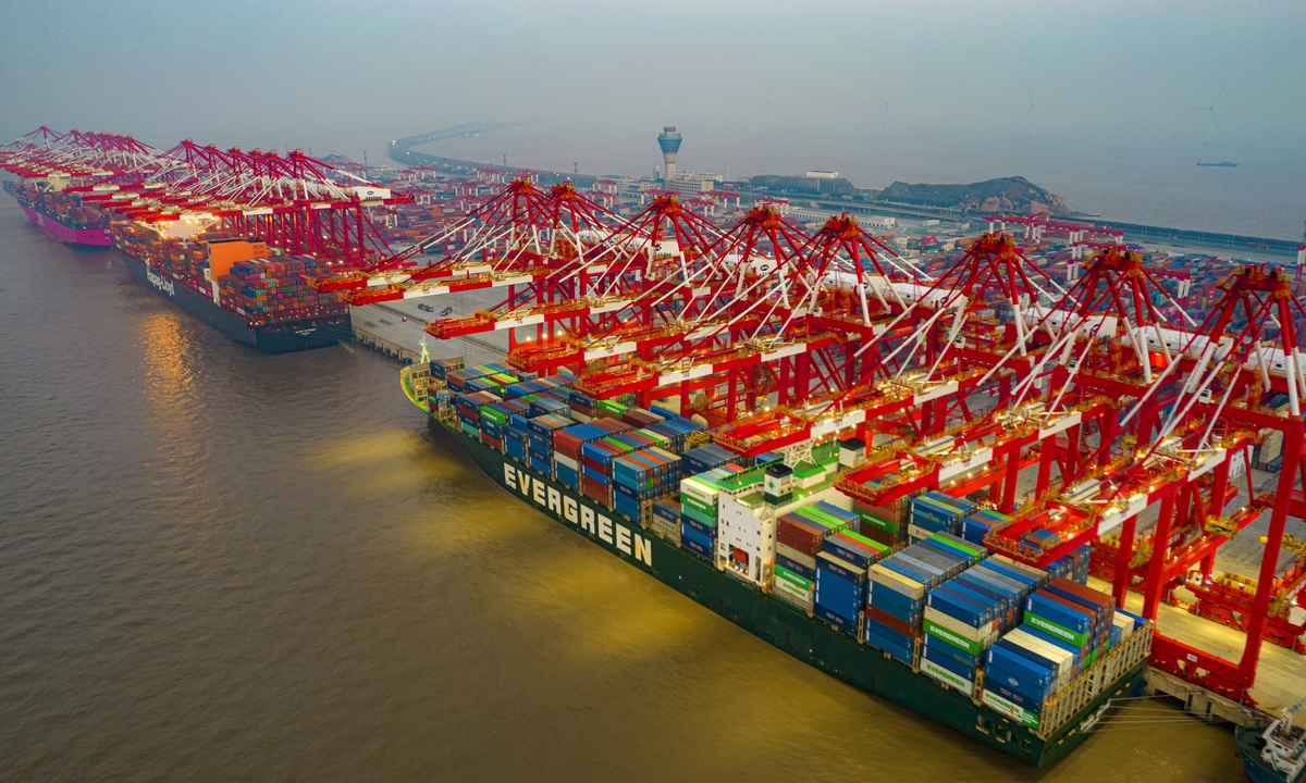 globaltimesnews's tweet photo. #China now has the world's largest #shipping industry, according to key indicators revealed by an official from the Ministry of Transport on Tuesday. After years of progress, China tops port cargo throughput, port container throughput, inland waterway freight volume and inland waterway navigation mileage. https://t.co/wU6mAJmM7i