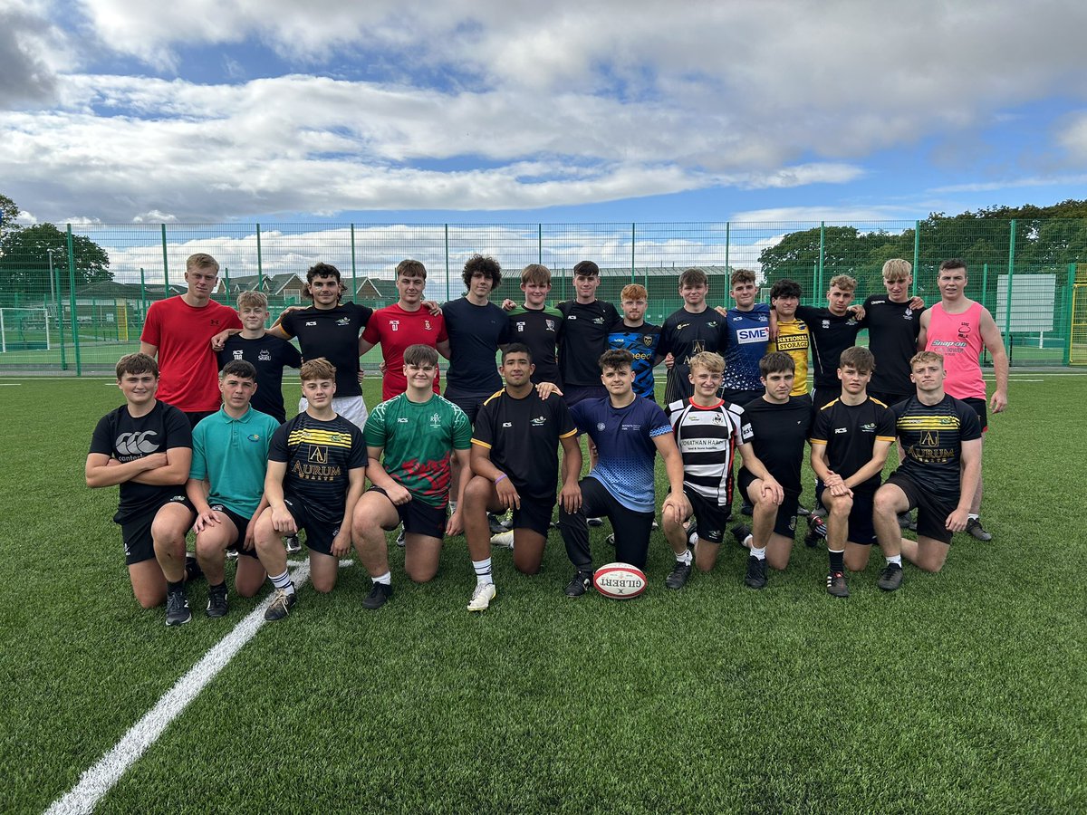 Bois ein tîm cyntaf yn hapus i fod nol yn ymarfer heno er mwyn paratoi am ein gêm gyntaf Dydd Mercher nesaf.  🏉. Our senior rugby team were happy to get back into the training today in preparation for our first match next Wednesday 🏉