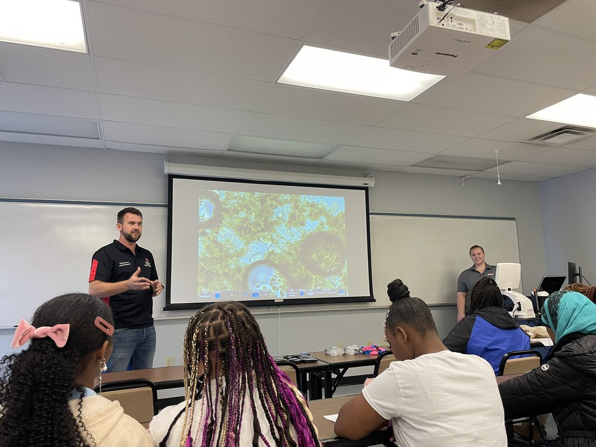 PflaumerGISA's tweet image. A great day spent with @NourishFuture at Waterman Farms learning about fermentation in livestock digestion, soybean aphids, and beneficial insects.