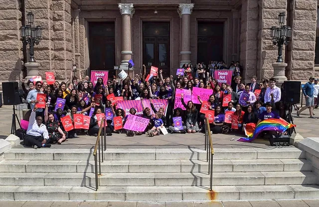 PearlJam's tweet photo. Vitalogy is proud to support @pptxvotes @avowtexas @deedsactionfund and the continued fight for reproductive health access in Texas.   

No one, not the government, not politicians, not the Supreme Court, nor a Judge in Texas should prevent access to abortion, birth control, and contraceptives. People should have the freedom to choose.