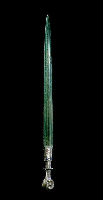 LenaBeasle's tweet photo. Celtic Silver Mounted Lapis Lazuli Studded Bronze Sword. 6th Century BC. https://t.co/ylKzcgnfBf