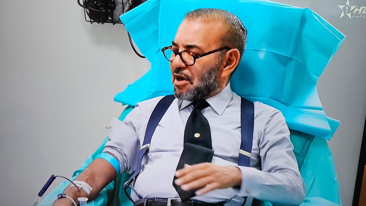 ouamoussi's tweet photo. ⛔️ جلالة الملك محمد السادس يتبرع بالدم لضحايا الزلزال  في المستشفى الجامعي بمراكش https://t.co/Cfgk14C29d