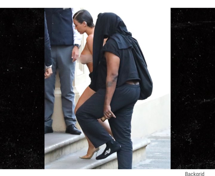 LuLCow1's tweet image. #freethenipple butt #saynotocrack  #crackiswhack #KanyeWest