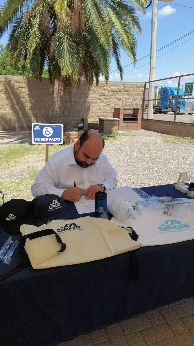 CimarronesFC's tweet photo. ¡Tenemos un nuevo aliado! 🙌 🐏

Esto fue un poco de lo que se vivió en la firma de alianza @mx_block - Cimarrones de Sonora.

Estamos orgullosos de formar alianzas que suman, ¡Bienvenidos! 😁

#PorMasH1storia https://t.co/Af9UXcg0nf