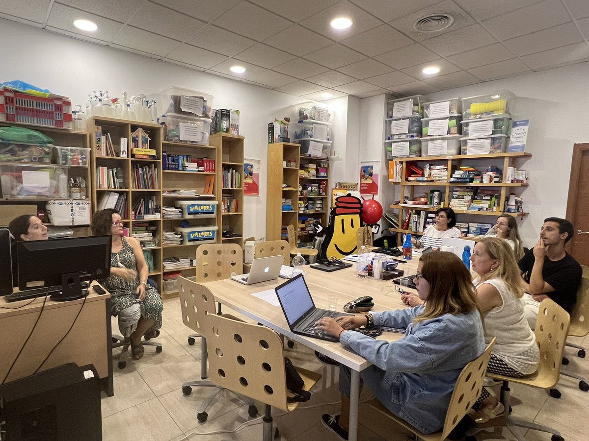 Magnífico equipo de <a href="/eccaedu/">ecca.edu</a> península reunido hoy en  intensa sesión de trabajo, para cimentar procesos que tienen un solo propósito: buscar la excelencia en la atención a nuestro alumnado . Cargad@s de energía e ilusión para el nuevo curso!!