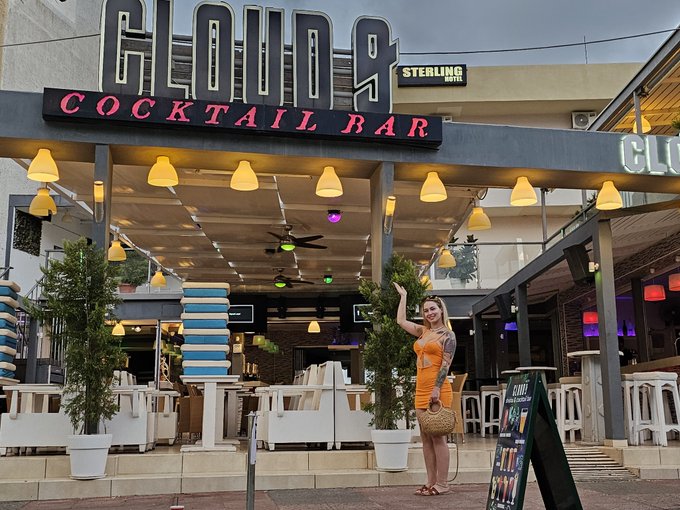 Zdrowie wszystkich, kt&oacute;rzy łykają lepiej ode mnie🍹 https://t.co/ASl2qWQLli<a href="/tag/famereborn"class="tags"><span>#famereborn</span></a>