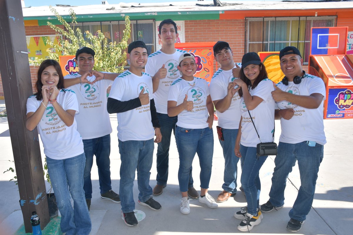 UTnortecoahuila's tweet photo. Participamos en el evento “Rassini Contigo” donde ayudamos a reforestar el Jardín de Niños “5 de mayo”, la Primaria Coahuila y la Secundaria Oliverio Martínez ofreciéndoles espacios limpios y áreas verdes para mejorar el aprendizaje de niños y jóvenes. #25AniversarioUTNC https://t.co/fU93rkKgsC