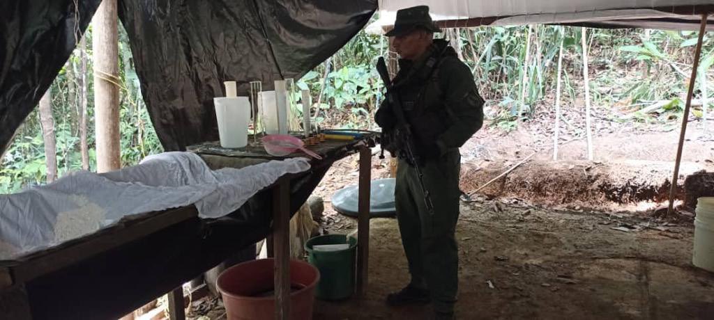 #OperacionEscudoBolivariano #RelámpagoDelCatatumbo ejecutada en el municipio Semprún del estado Zulia, donde el @libertad003 conduce operaciones contra grupos armados narcotraficantes de Colombia empleando para ello URRAS de Los Andes, Táchira, Falcón y Zulia⬇️