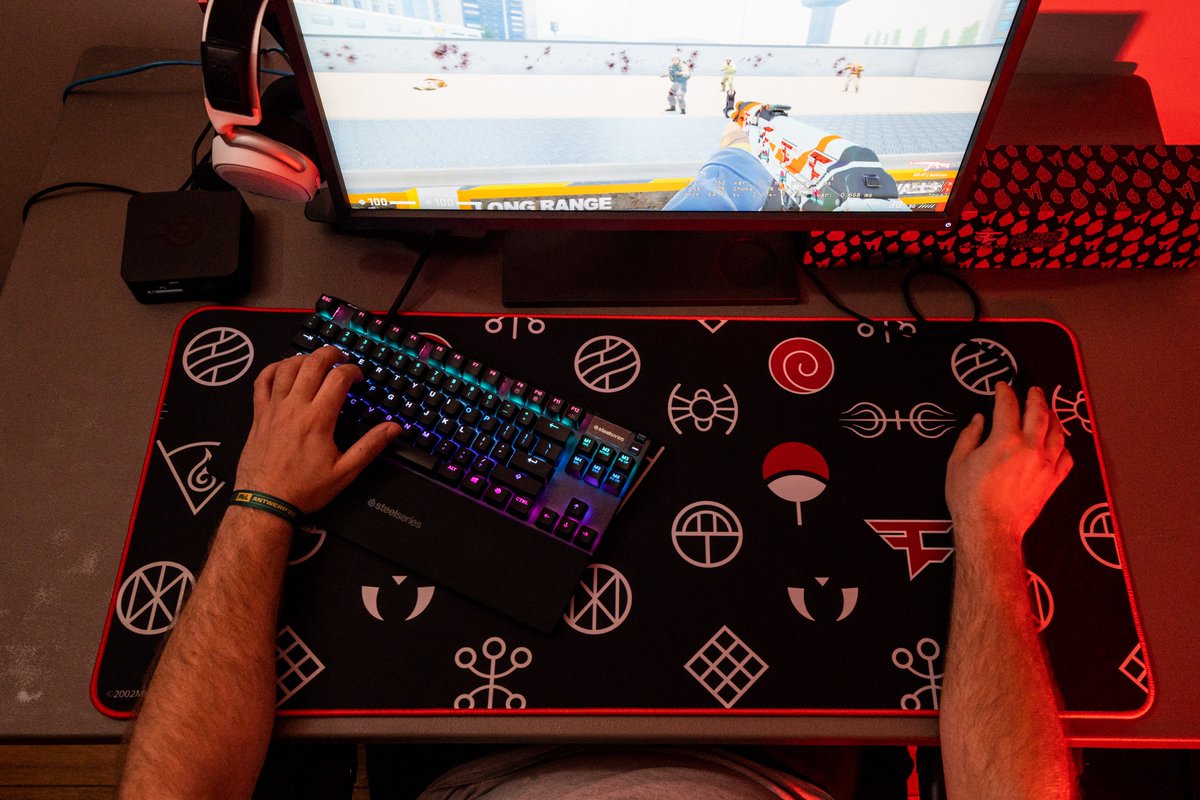 FaZeClan's tweet image. We're giving away some FaZe Clan ✘ Naruto Shippuden mousepads for #NationalVideoGamesDay 🎮
RT & Reply #FaZeUp for a chance to win 👇