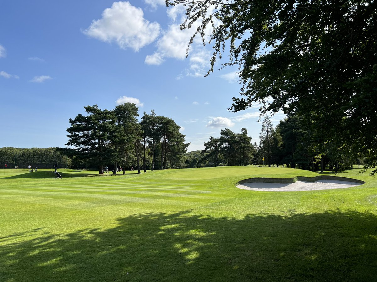 A massive thank you to my fantastic team whom I couldn’t be more proud of @LongAshtonGolf your passion and commitment to produce the course the way you do is a credit to you all. 
Thank you👏🏻👏🏻👏🏻👍🏻
#thankagreenkeeper