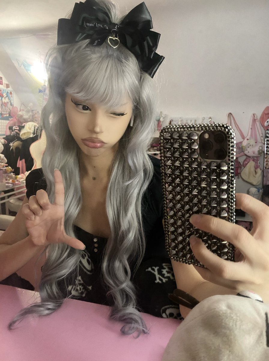 paymeiko's tweet photo. princess gets everything she wants 🎀
━━━━━━━♡♡━━━━━━━
financialdomination findom findomme https://t.co/R4IT44eNju
