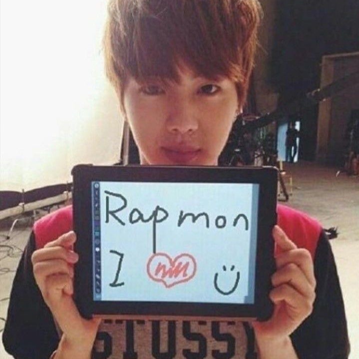 It's still my bug's birthday 🥰
#HappyBirthdayNamjoon
#HappyMoniDay #NamjunDay #OurPrideAndJoyRM #JoonBug
#NewProfilePic