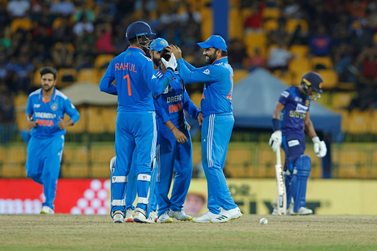 BCCI's tweet photo. Consecutive wins in Colombo for #TeamIndia 🙌

Kuldeep Yadav wraps things up in style as India complete a 41-run victory over Sri Lanka 👏👏

Scorecard ▶️ https://t.co/P0ylBAiETu

#AsiaCup2023 | #INDvSL https://t.co/HUVtGvRpnG