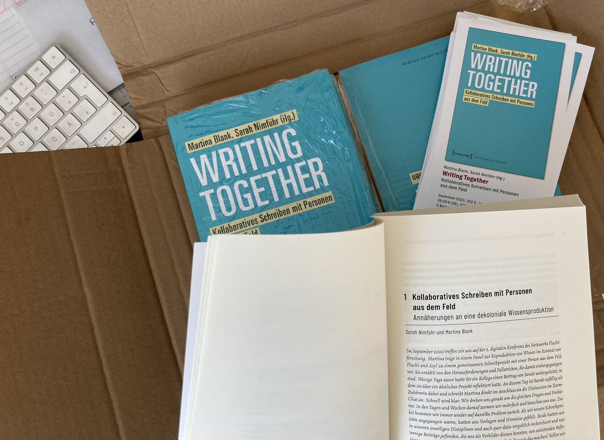 Sarah Nimführ (@sarahnimfuehr) on Twitter photo Mein Sammelband mit Martina Blank zu kollaborativem Schreiben ist da 🤩Gibt es auch online als open access bei <a href="/transcriptweb/">transcript Verlag</a> 👉🏽 transcript-verlag.de/978-3-8376-639…
Aber natürlich auch als gedrucktes Exemplar! Falls jemand Lust hat, eine Rezension zu schreiben, bitte melden
#writingtogether Mein Sammelband mit Martina Blank zu kollaborativem Schreiben ist da 🤩Gibt es auch online als open access bei <a href="/transcriptweb/">transcript Verlag</a> 👉🏽 transcript-verlag.de/978-3-8376-639…
Aber natürlich auch als gedrucktes Exemplar! Falls jemand Lust hat, eine Rezension zu schreiben, bitte melden
#writingtogether
