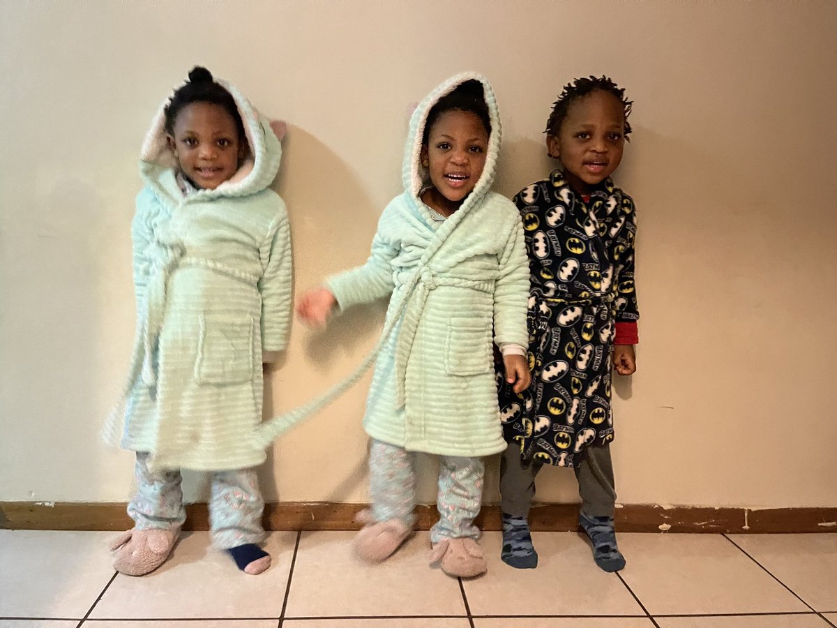 triplet mommy❤️ tweet media
