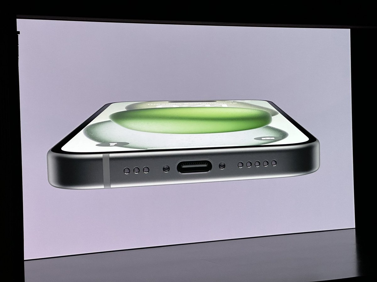It’s OFFICIAL!

#iPhone15 has USB-C!!!

#AppleEvent