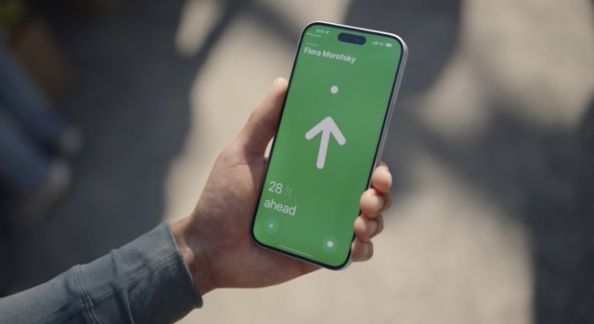 PopCrave's tweet image. iPhone 15 introduces feature that will directly guide you to someone who shares their location with you, for example, if you get lost in a crowded area. #AppleEvent