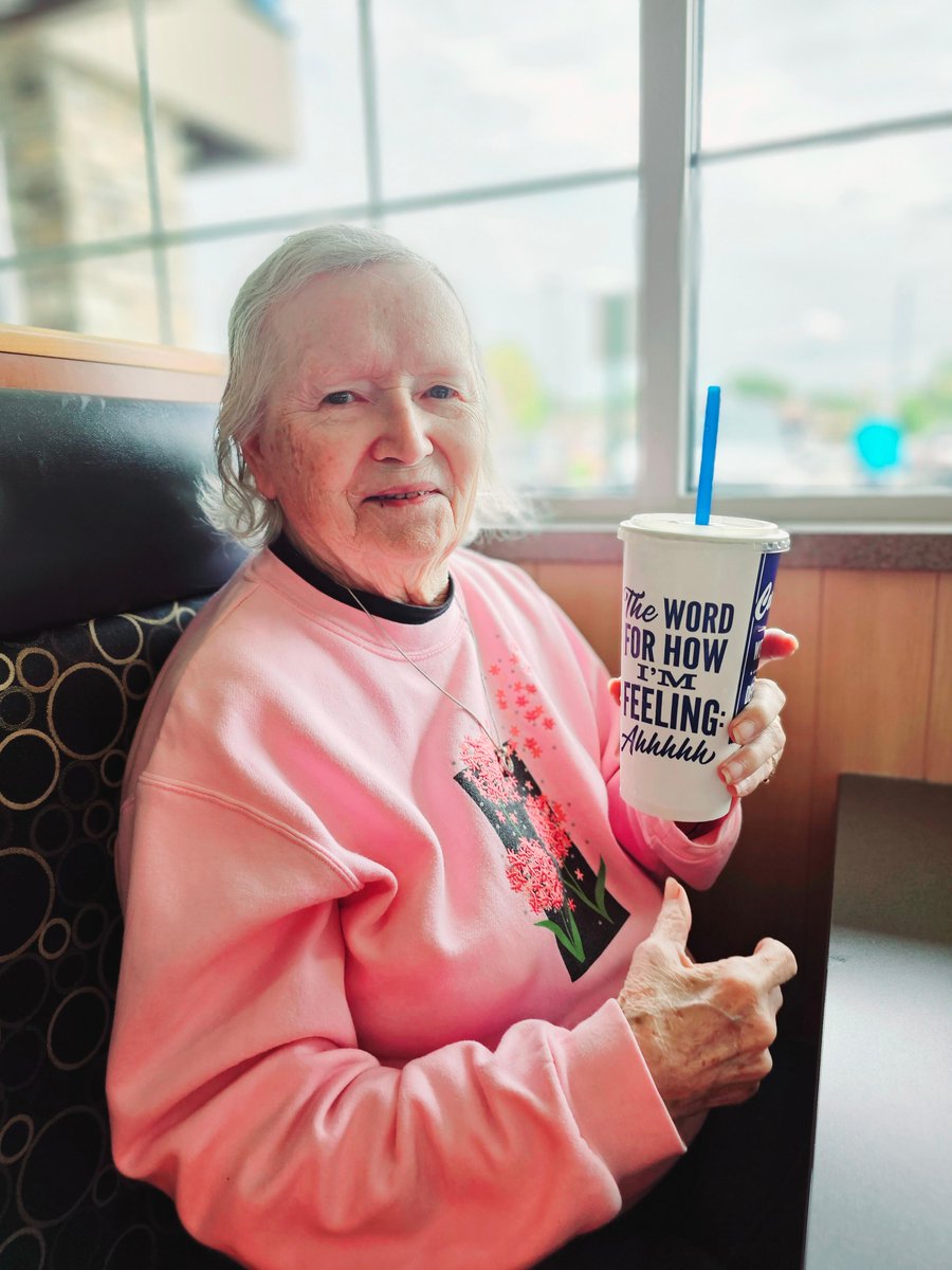 CreasySpringsHC's tweet photo. When you need ice cream and all the feels that go along with it! Nothing like a sweet treat with our BFFs! #TrilogyBFF #seniorliving https://t.co/g7nZDHbkd3