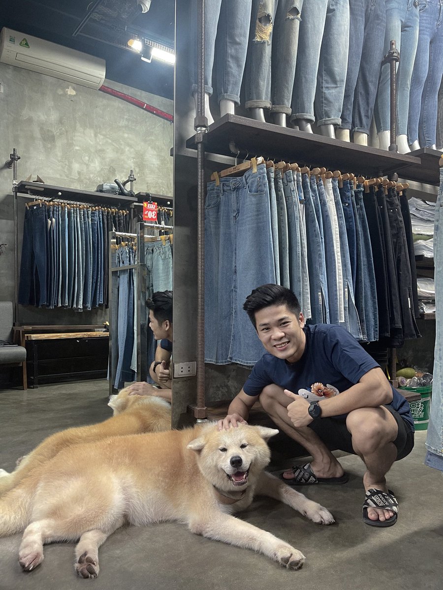 TonyDi1101's tweet photo. Con ghệ này to mà nhìn ngâu quá https://t.co/JVHs0Tf04Q