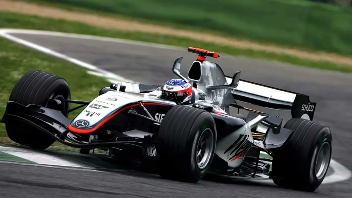 What a gorgeous car MP4/20 was! The V10 powered beast took 10 wins in 19 races.

For many we should take those champs but mercedes reliability cost us 😔
Let's remember her again with shots 👌✨

#McLarenTeam #V10 #McLaren60