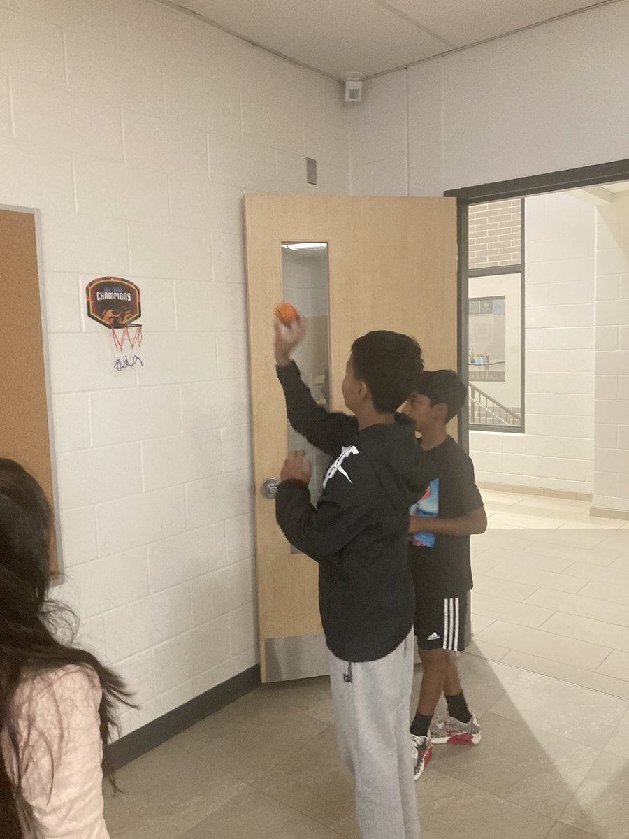 Ms. Hearn (@mshearn_vdps) on Twitter photo We build community through encouragement! Beginning our morning with Fun Shots! 🏀 <a href="/DesmondHDSB/">Viola Desmond Public School</a> We build community through encouragement! Beginning our morning with Fun Shots! 🏀 <a href="/DesmondHDSB/">Viola Desmond Public School</a>