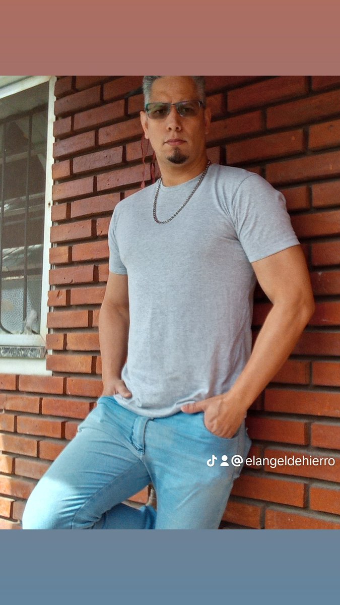 AngelDeHierro4's tweet photo. Happy #happy #fitness #vida #feliz #sexy #postivo #martes #swinger https://t.co/EBIio0lmF6