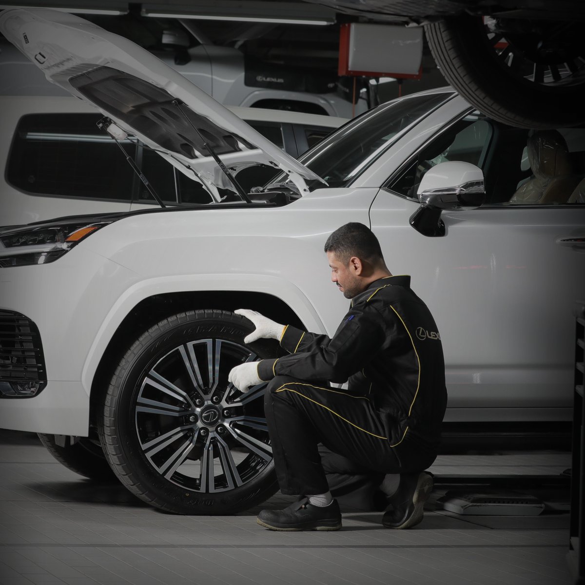 LexusBahrain's tweet photo. نضمن لكم خدمات بأدق التفاصيل
لحجز موعدك للخدمة، الرجاء الاتصال على 17787888.

#Lexus #LexusBahrain #لكزس_البحرين https://t.co/Sn3SnyCIEn