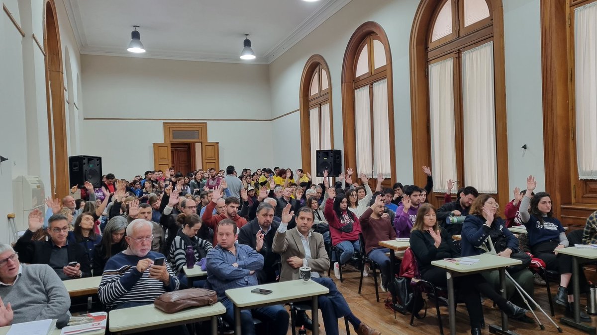 AHORA En vivo <a href="/LeandroMoreno4/">Leandro Moreno</a> desde rectorado
Sesiona el Consejo Superior de la <a href="/unlp/">UNLP</a> en defensa de la educación pública, gratuita, reformista, de excelencia, que articula enseñanza con ciencia, tecnología, arte, extensión y producción. 
#ContactoUniversitario AM 1390