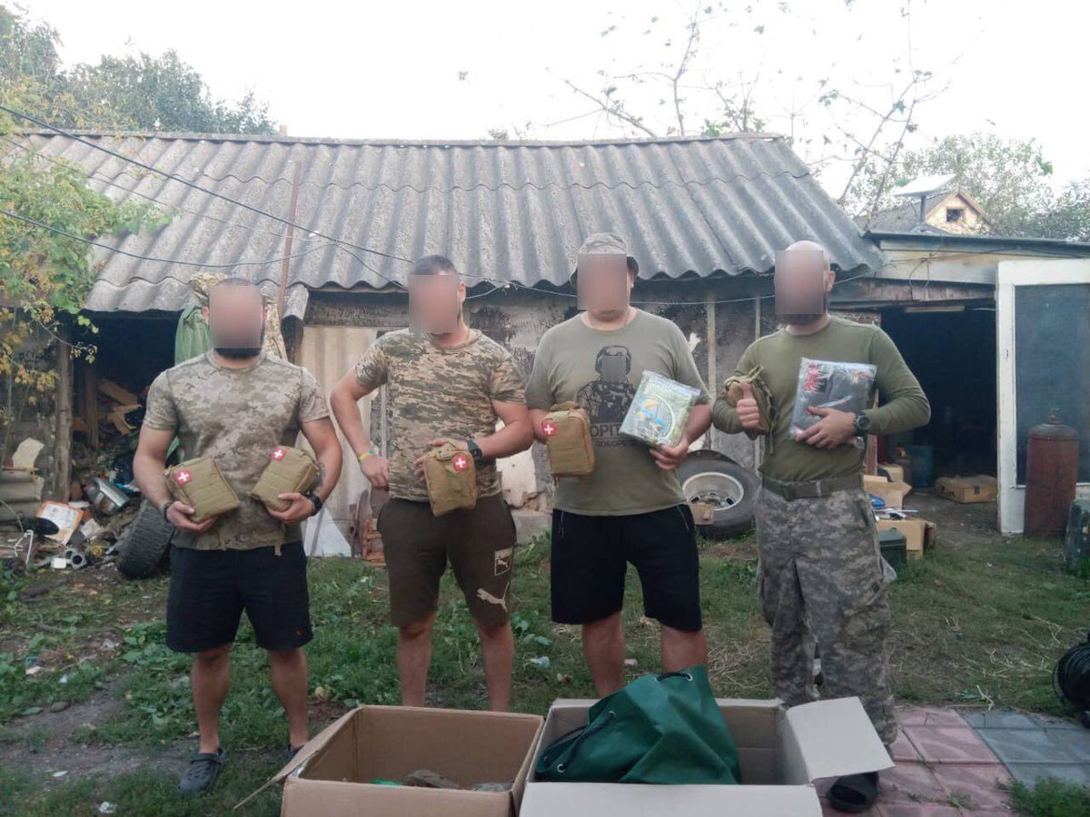 lvivplast's tweet photo. Ми – люди прості. Військові надсилають нам фотозвіти, ми – тішимось і показуємо вам 💚

Спільно з ВО «Патріот» передали аптечки та комплектуючі 🔥

Ваші донати то наша любов🥺 https://t.co/JaETPtjbVg