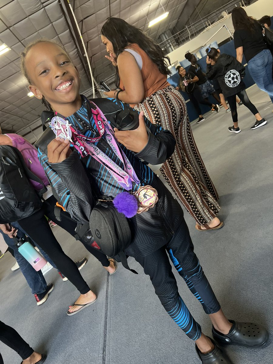 ariegotvision's tweet photo. Great weekend and great start to my season. Got silver 🥈on Bars 😸

#gymnastics #usagymnast #ilovegymnastics  #level8gymnast #level3gymnast #reaganera #unevenbars #balancebeam #region3 #floorexcercise #floorroutine #vault #arieelite #offseason #fyp #foryoupage #usagym #silver https://t.co/LmreRw65Nm