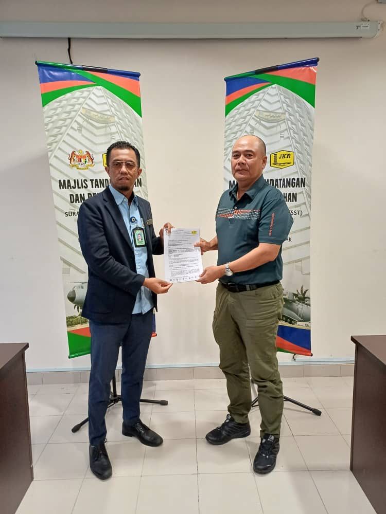 PENYERAHAN SURAT SETUJU TERIMA (SST) bagi Kerja Mekanikal : 

NO. S/HARGA : JKR/TUDM(S)/M/2023/14

KONTRAK BERJADUAL BAGI KERJA PENYELENGGARAAN SISTEM PEMAMPAT UDARA DAN HAMPAGAS SERTA KERJA LAIN BERKAITAN UNTUK TEMPOH 2 TAHUN DI PU SUBANG.
<a href="/Ir_faDZli/">faDZli</a> <a href="/UTSSelangorJKR/">JKR UNIT TENTERA SELANGOR</a> <a href="/csfbjkr/">CSFB JKR</a>