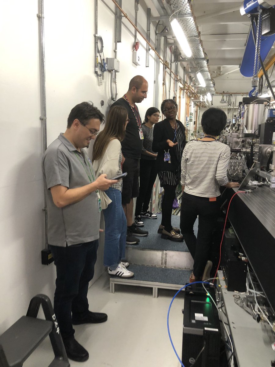 Busy day at the beamline today! Part I - transmission X-ray microscope diamond.ac.uk/Home/Events/20… @instructhub @DiamondLightSou