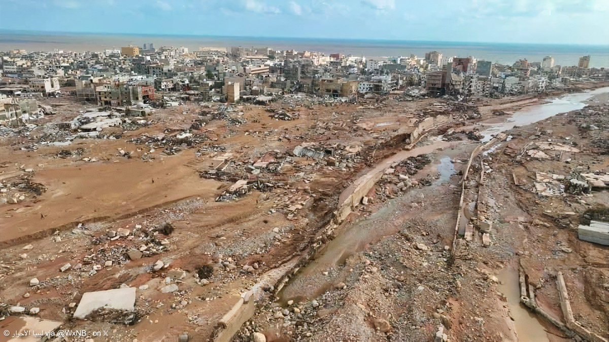 Nos están impactando las noticias que nos llegan desde Libia, con una catástrofe descomunal con más de 2.000 fallecidos y 10.000 desaparecidos.

Inundaciones con precipitaciones nunca antes vistas de más de 400 l/m2, la mayoría en 6 horas y rotura de presas incluido.

¿Qué ha