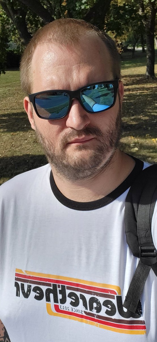 knatgabor's tweet photo. @thevrpisti @thevrjani @TheVR_Dani @thevrbazsi 
Bár igen megkésve rendeltem, de köszönöm nektek, nagyon jó lett mint mindig! És külön köszönöm a 3XL méretet, pont jó a 214cm-es testemnek. https://t.co/lHsutnUbUW